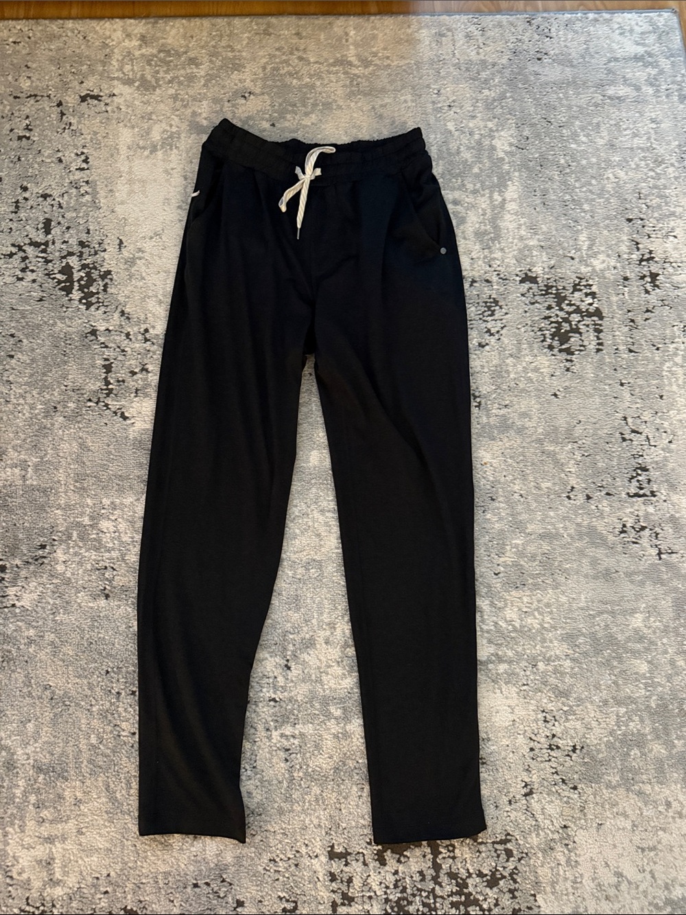 Vuori Men's Ponto Performance Jogger in Black Heather Size M NWOT